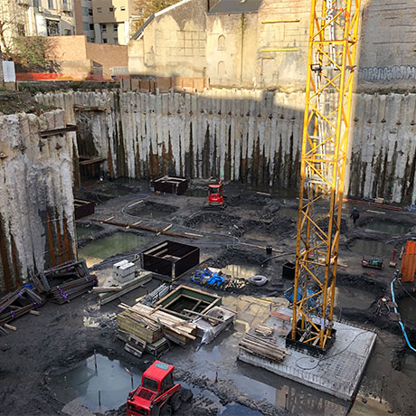 Residentie Asklépios - Ontwikkeling en opvolging van het bouwproject: 10/2020 - Installatie van de kraan van 45m